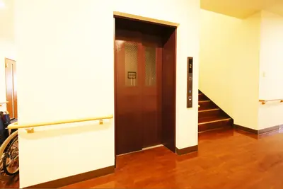 ファミリア塚田の屋内共用部の写真
