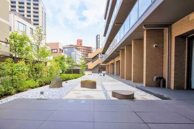 プレザンリュクス南青山の屋外共用部の写真